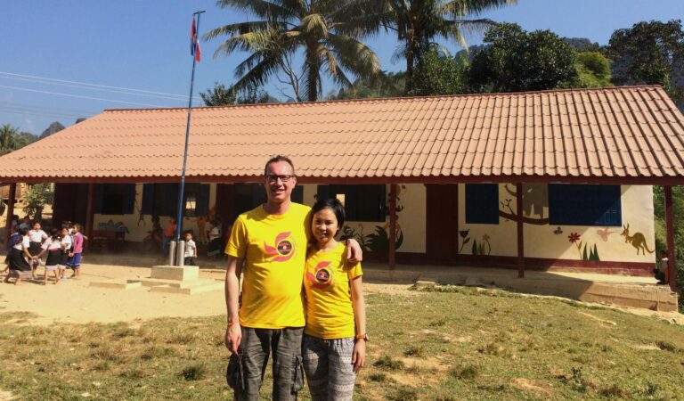 Ward in Laos voor gebouwde school